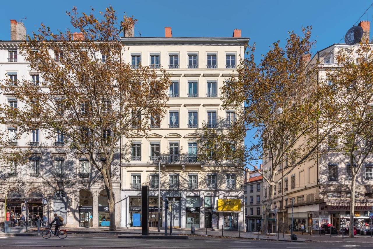 Le Savoir Lione Esterno foto